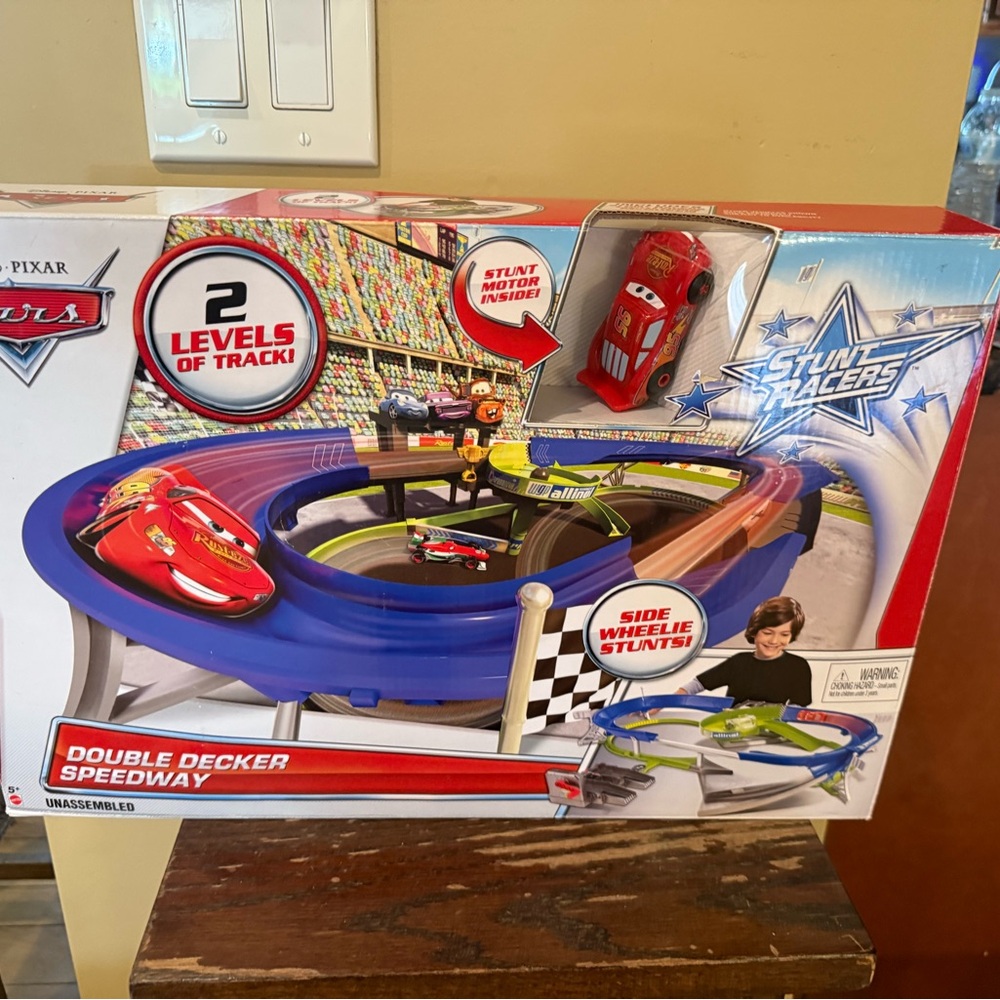 DISNEY PIXAR CARS DOUBLE DECKER